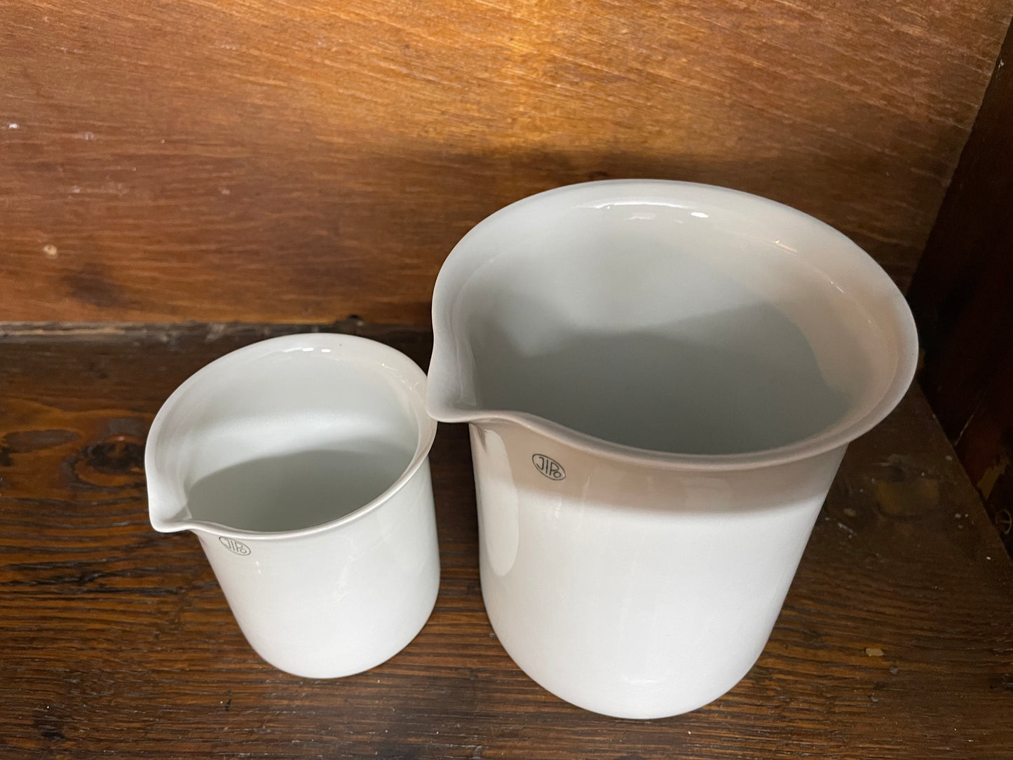 Jipo beaker low form medium - 227/4