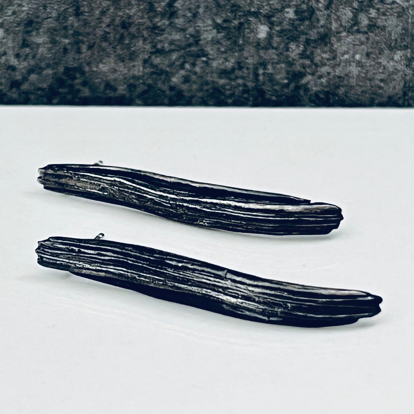 Little Mountain Textured sterling silver earrings E0104